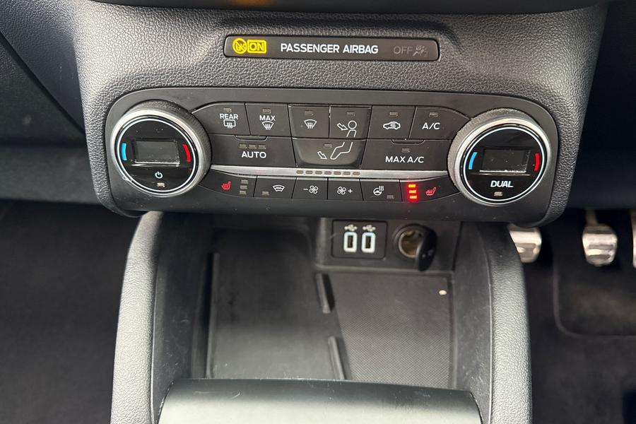 Ford KUGA Photo autoimg-04d767a6c8892e2a6e5b8eb1a173a09e7f9ce151.jpg