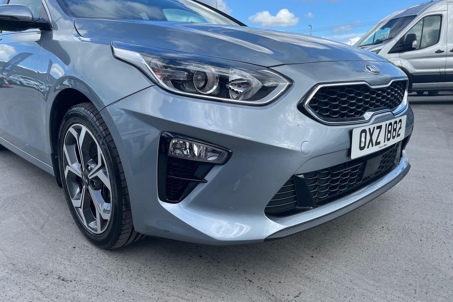 Kia CEED Photo 24
