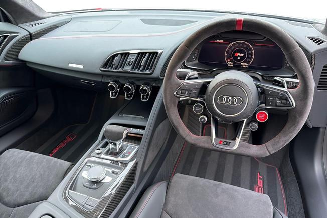AUDI R8 Photo 10