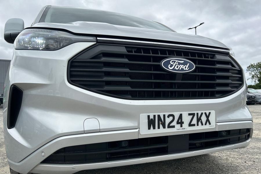 Ford TRANSIT CUSTOM Photo autoimg-04d9a0ed0fe788d6af27efc95e67aa205c776262.jpg