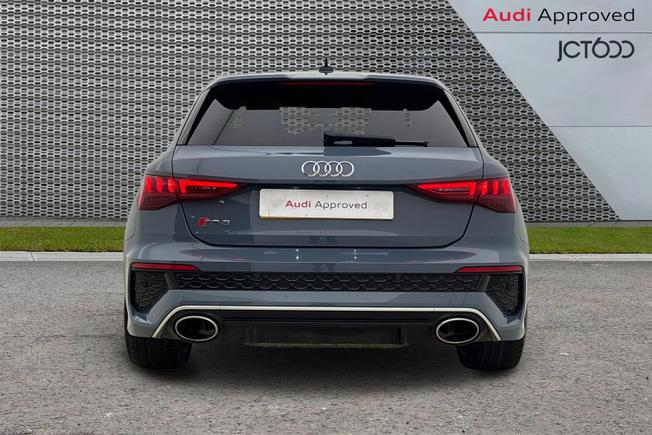 AUDI RS3 Photo 8