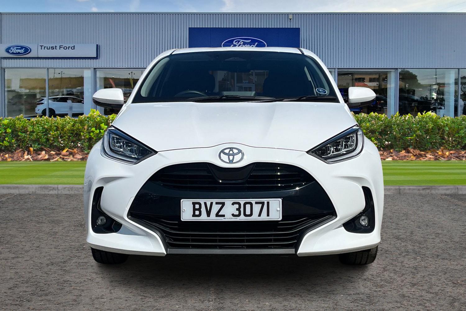 Toyota YARIS Photo 5