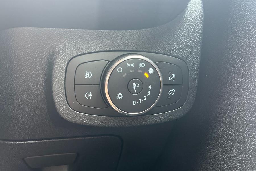 Ford FIESTA Photo autoimg-04df7284fdbb42fe7d97707cfbb5a7c286bf5c7a.jpg
