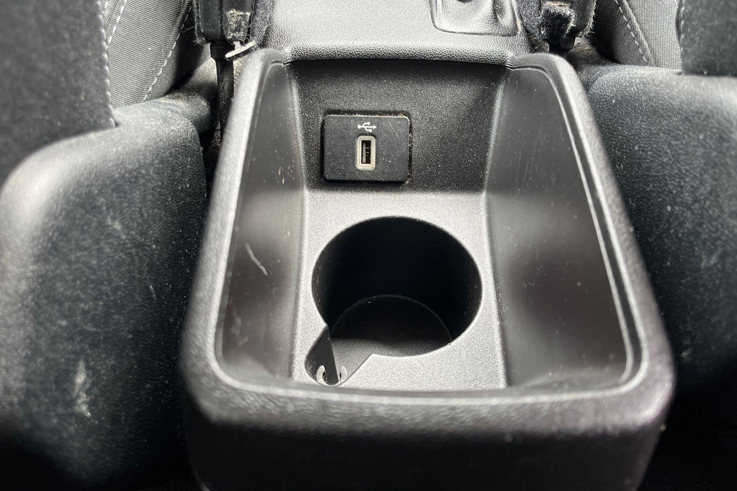 Ford FIESTA Photo 24