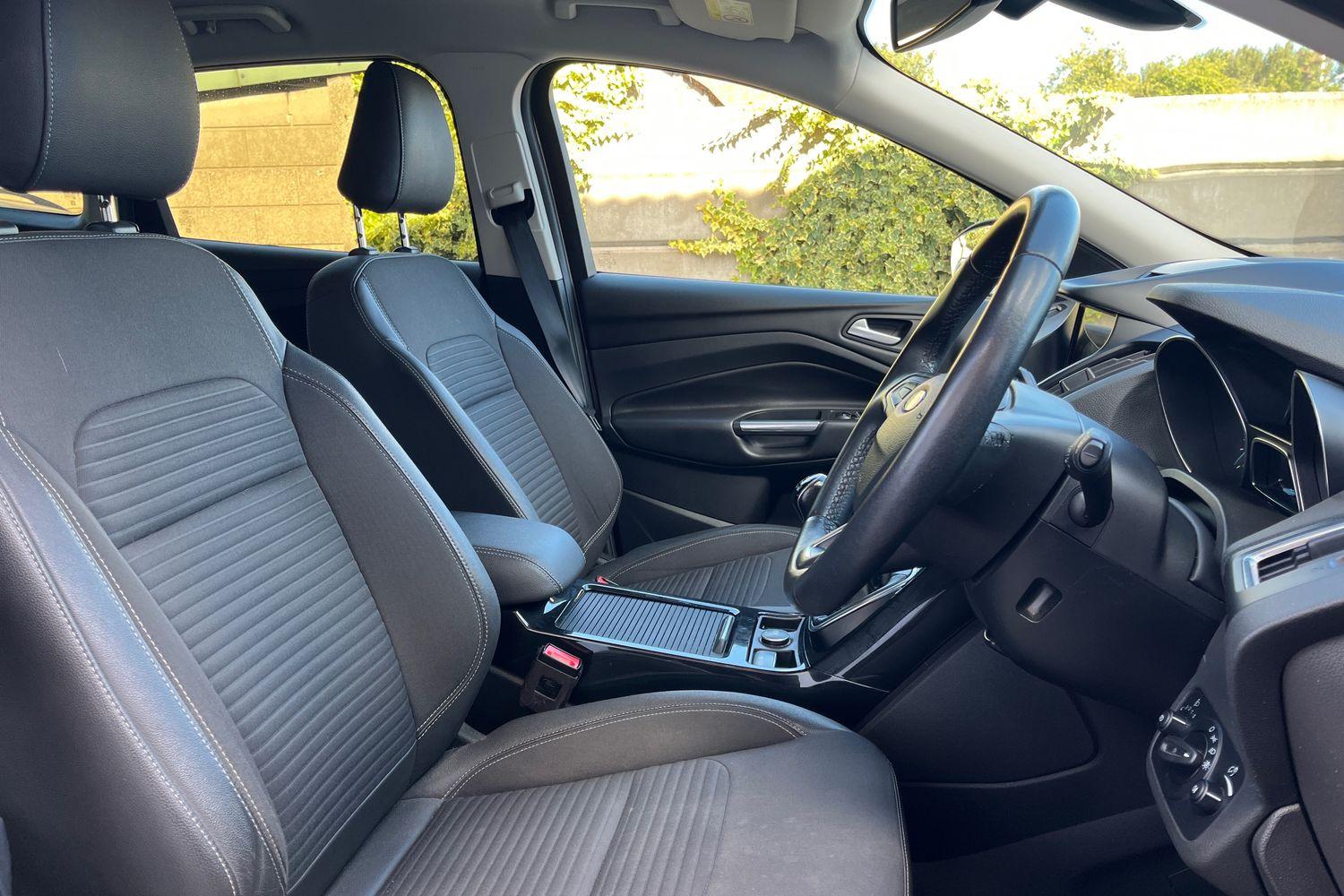 Ford KUGA Photo 16
