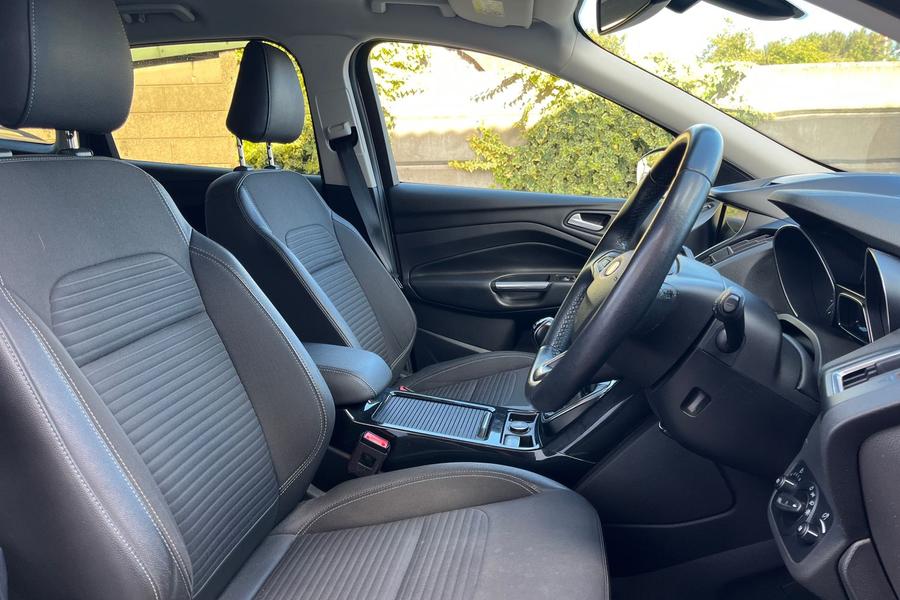 Ford KUGA Photo autoimg-04e43baa337b10cd4e919a1ccb427a06e4e81b2f.jpg