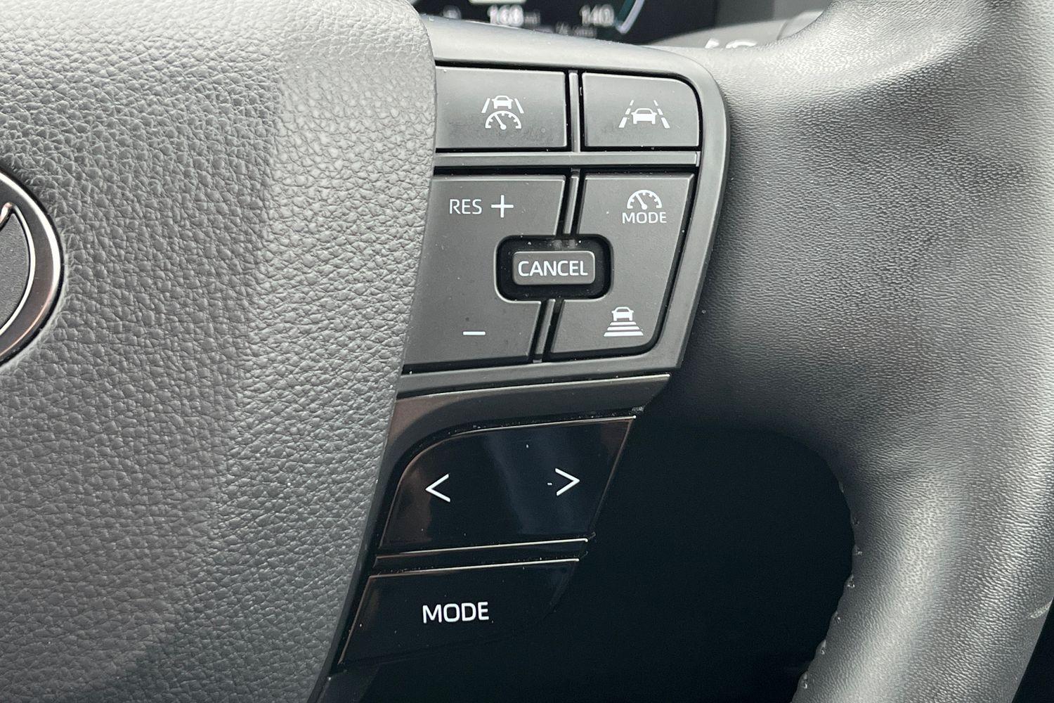 Toyota C-HR Photo 38