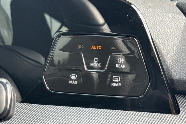 VOLKSWAGEN Golf Photo 49
