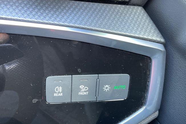 AUDI Q3 Photo 24
