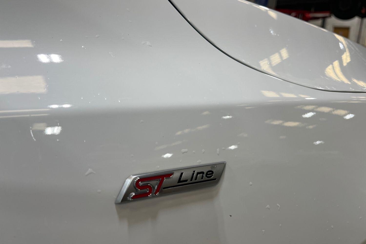 Ford FOCUS Photo 24