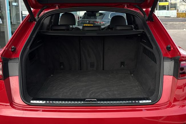 Audi Q8 Photo 12