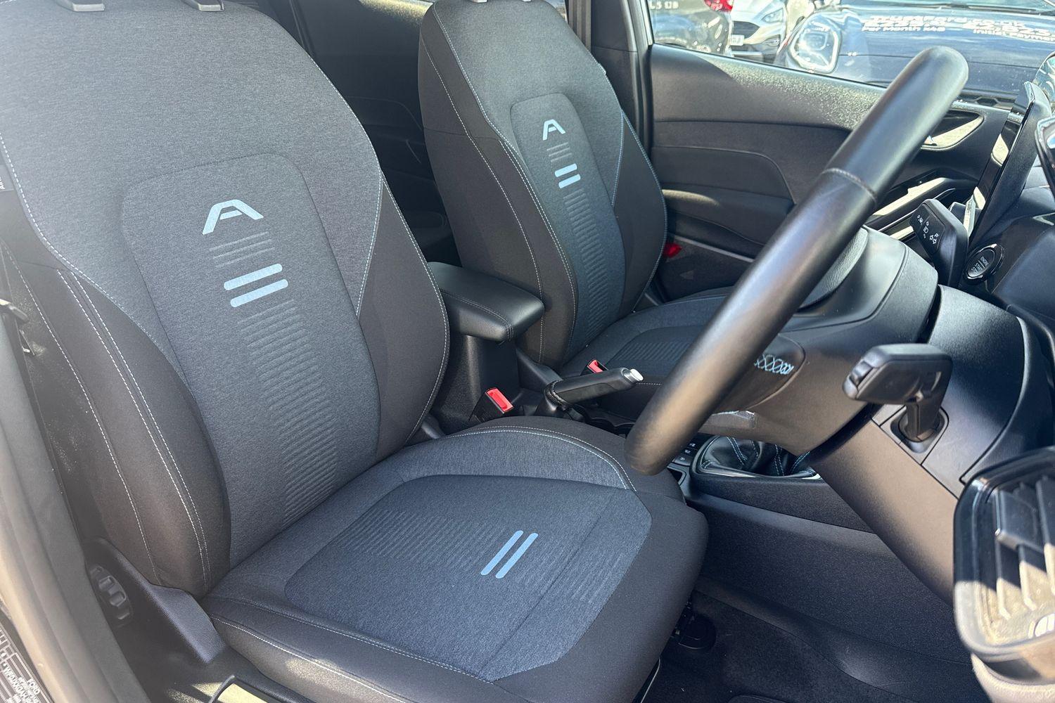 Ford Fiesta Photo 16