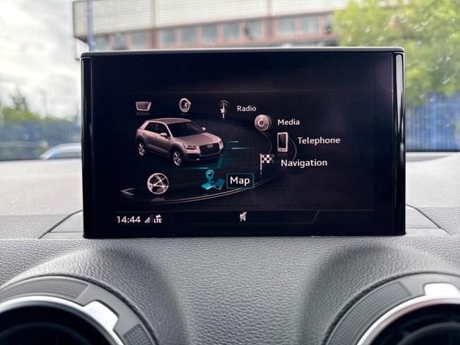 AUDI Sq2 Photo 35