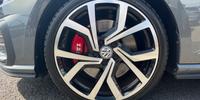 Volkswagen Golf GTI Performance Photo 37