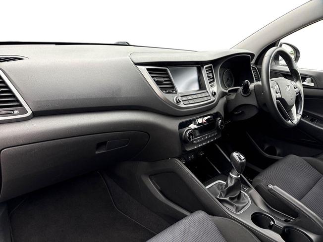 HYUNDAI TUCSON Photo 2
