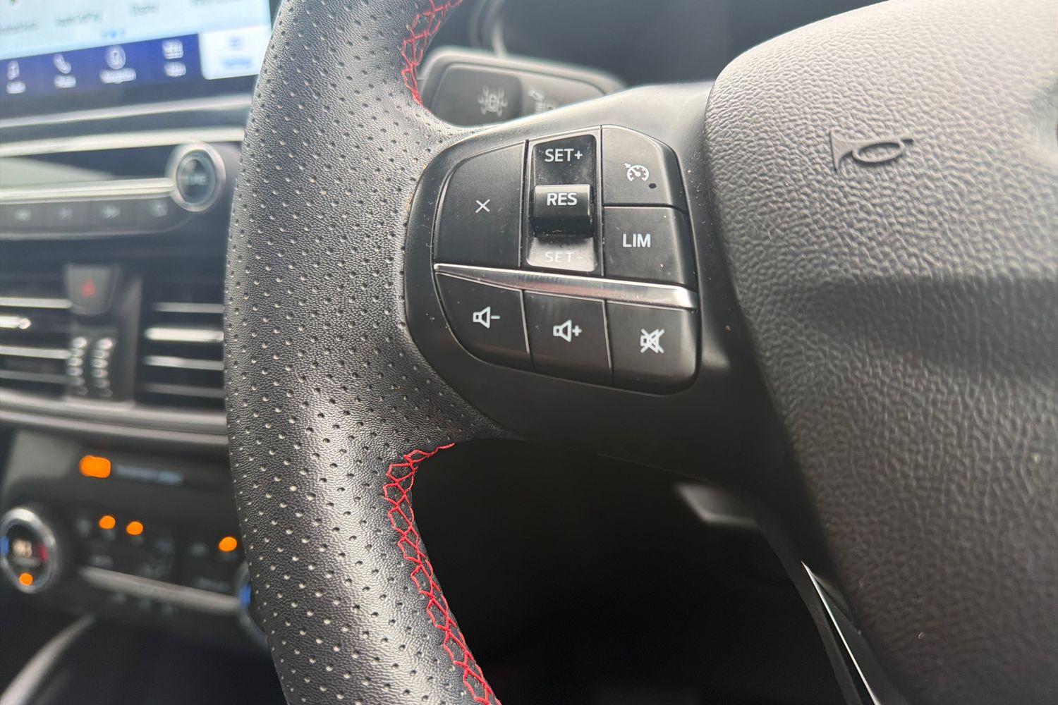 Ford KUGA Photo 34