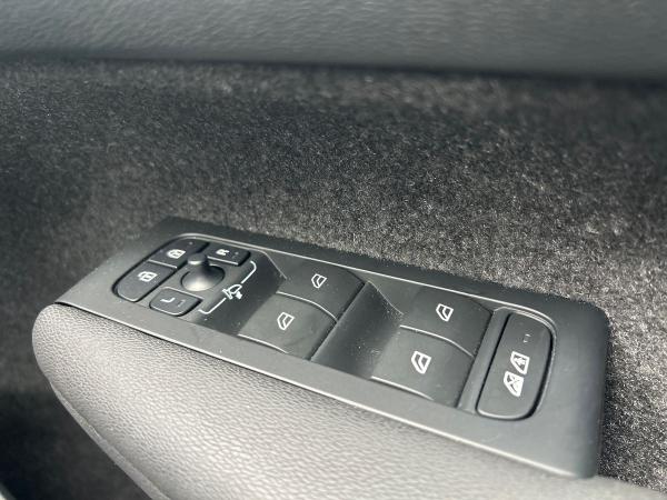 Volvo XC40 Photo autoimg-04f715e0befb780c740012a3bbab171781349584.jpg