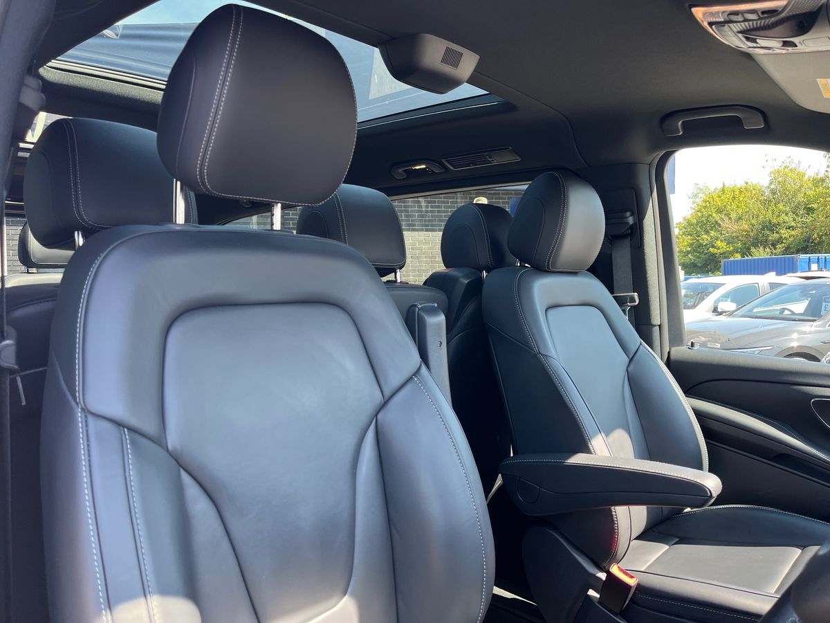 Mercedes-Benz V Class Photo 24