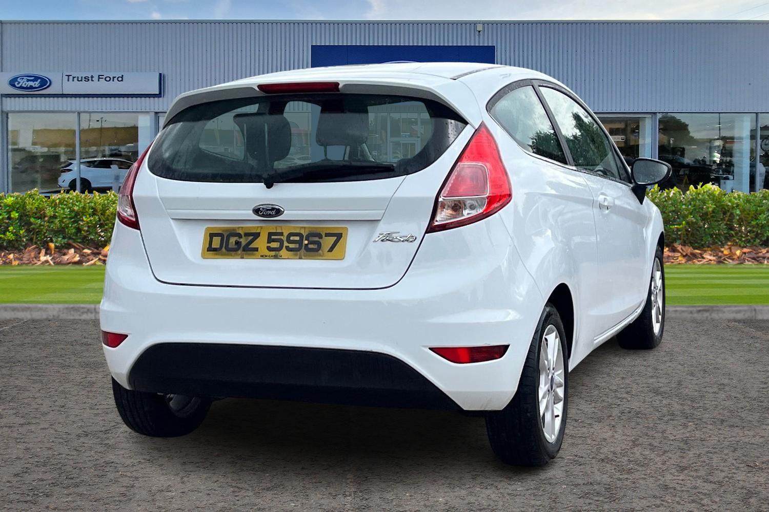 Ford FIESTA Photo 3