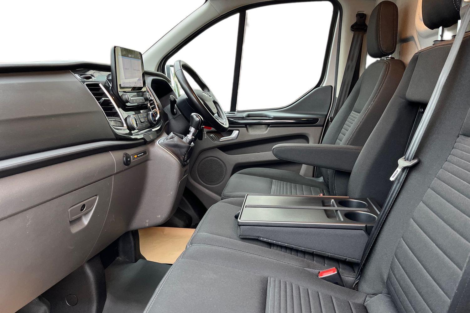 Ford TRANSIT CUSTOM Photo 2