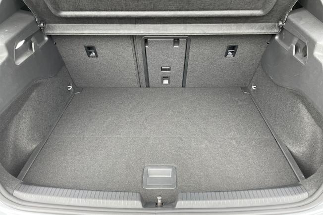 VOLKSWAGEN ID.3 Photo 12