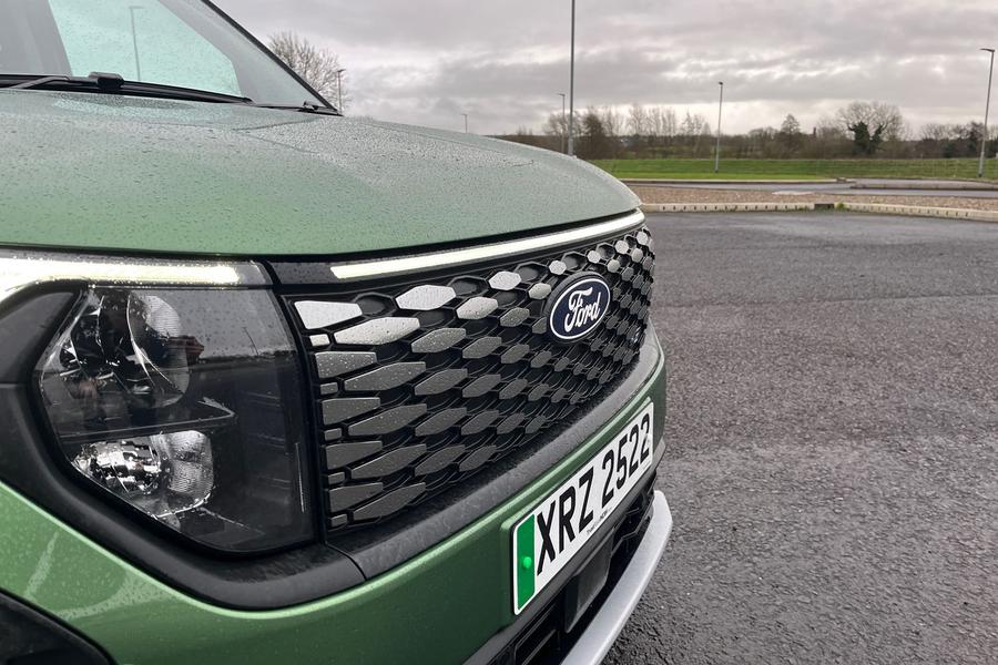 Ford E-Tourneo Courier Photo autoimg-0501fee85509fe0972be0bec3ca4e16560a99f28.jpg