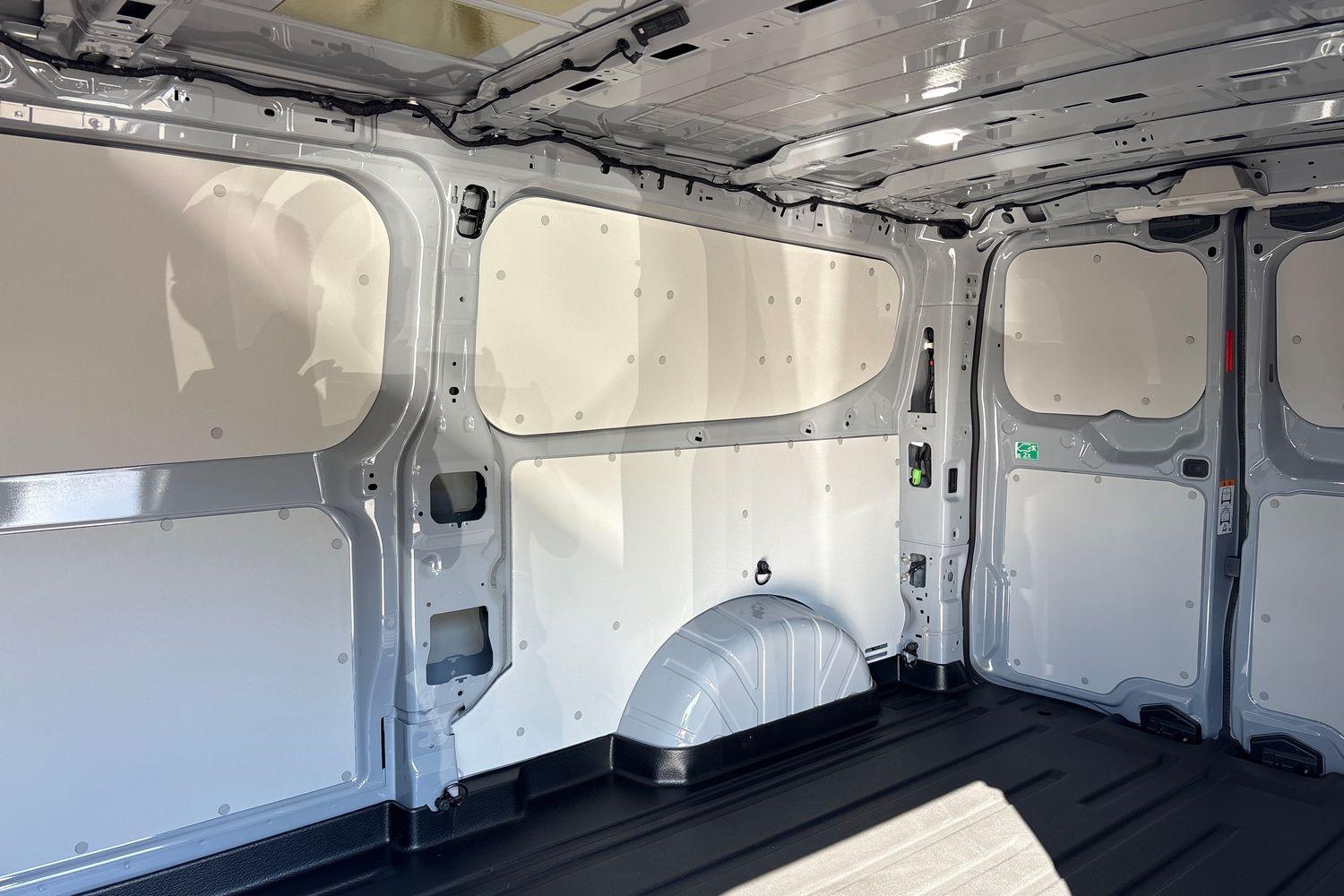 Ford E-TRANSIT CUSTOM Photo 3