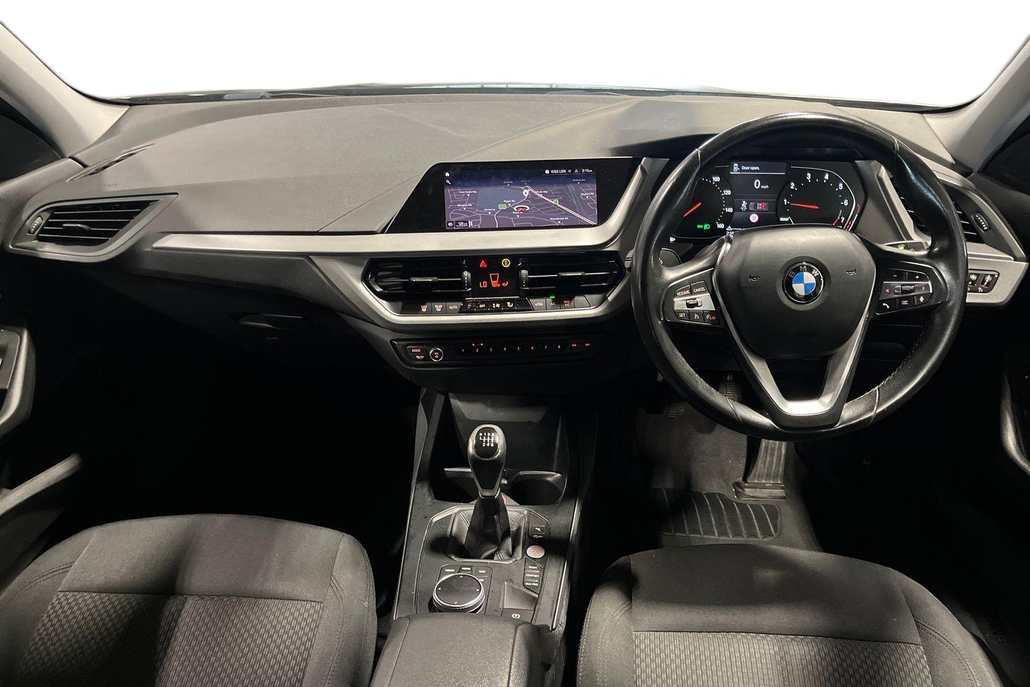 BMW 1 SERIES Photo 9