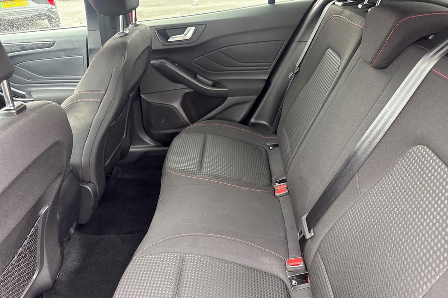 Ford FOCUS Photo autoimg-050a336ebc44abacd77ee5b9be2aaa486be86f38.jpg