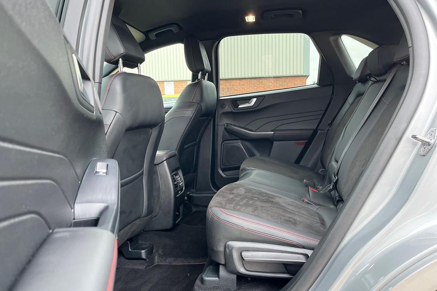 Ford Kuga Photo autoimg-050c03d61c7d3faf9d78b65d6df2b46ba0d0306b.jpg