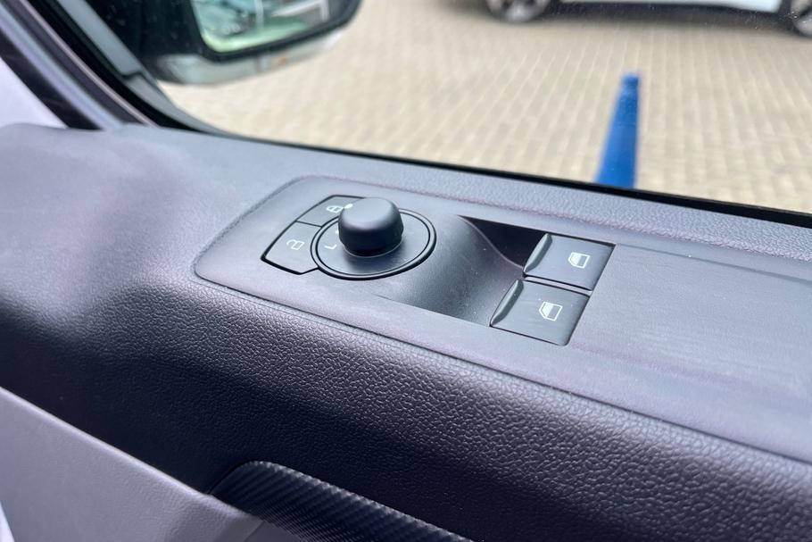 Used Ford TRANSIT CUSTOM 24