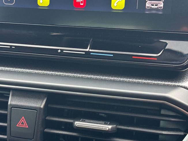 SEAT Leon Photo 44