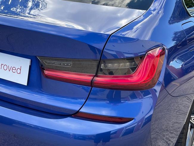 BMW 3 Series Photo 18