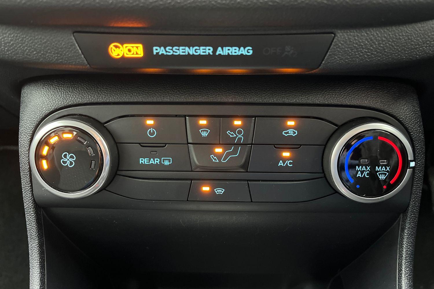 Ford FIESTA Photo 27