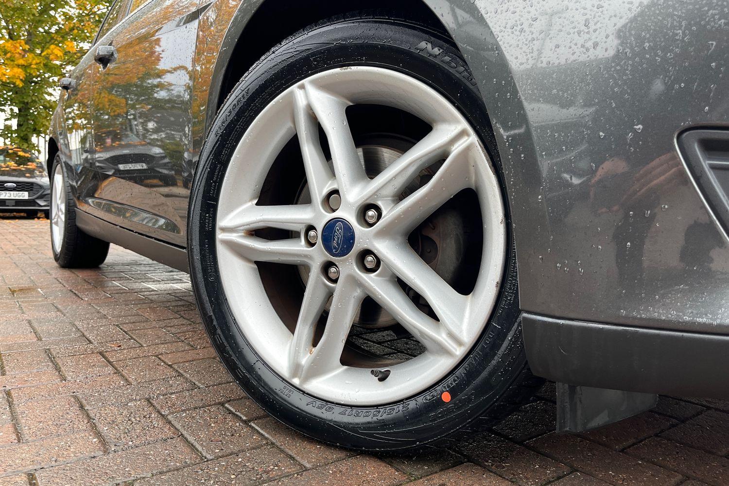 Ford Focus Photo 7