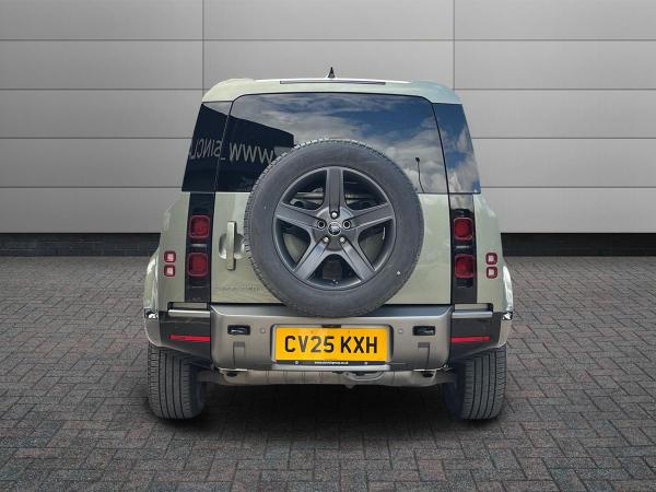 Land Rover Defender 110 Photo autoimg-051ff5c5f1c1574b5281e7ddde1c4cd39bc01972.jpg