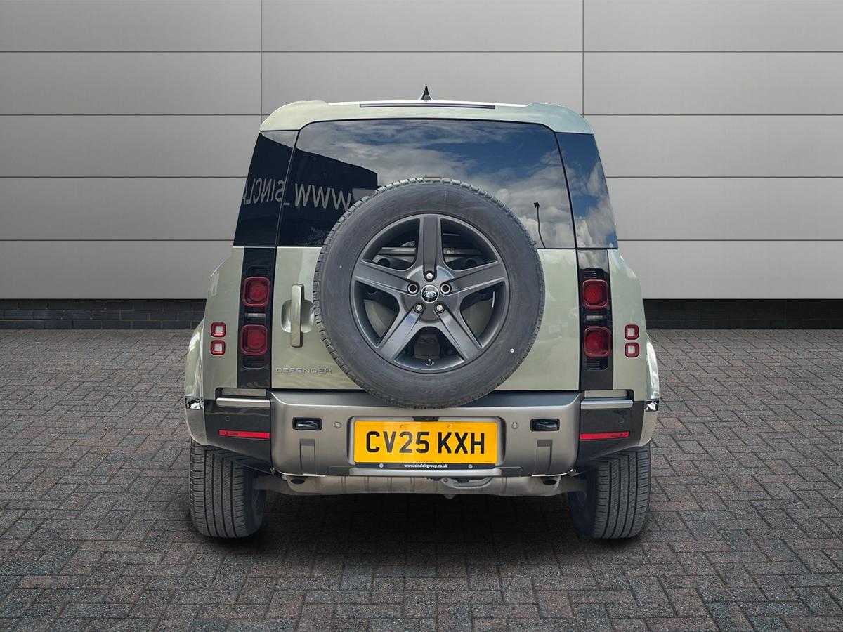 Land Rover Defender 110 Photo 6