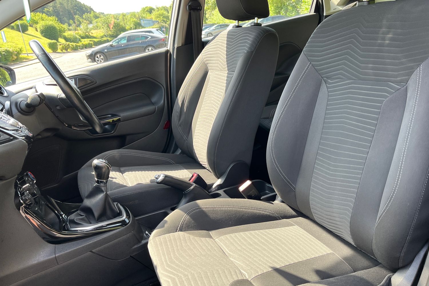 Ford FIESTA Photo 18