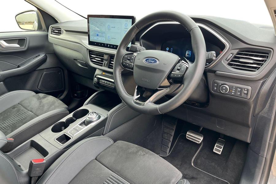 Ford Kuga Photo autoimg-05245cea670f62106338ec39f1d06681e9ac15f1.jpg