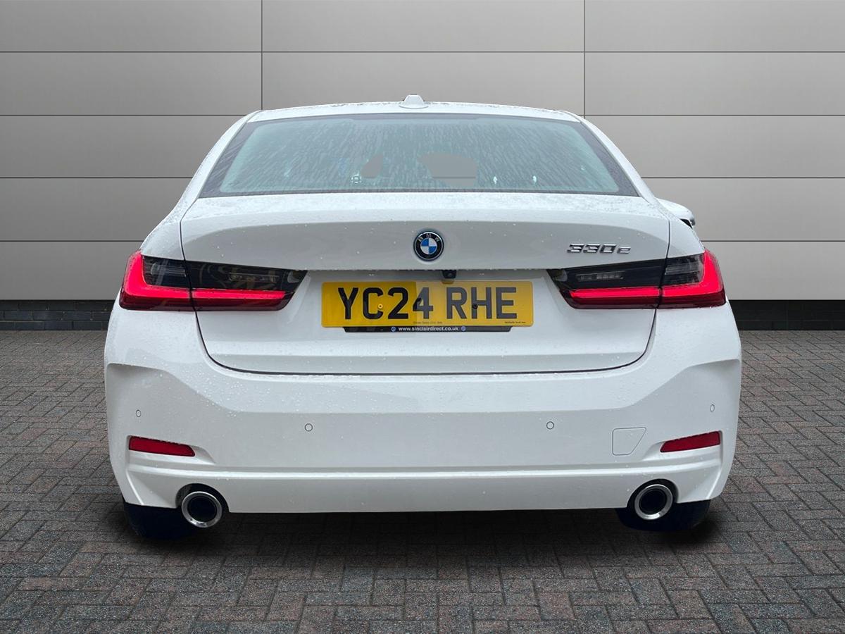 BMW 3 Series Photo 6