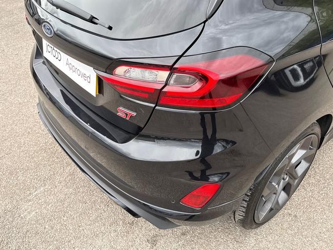 FORD Fiesta Photo 23
