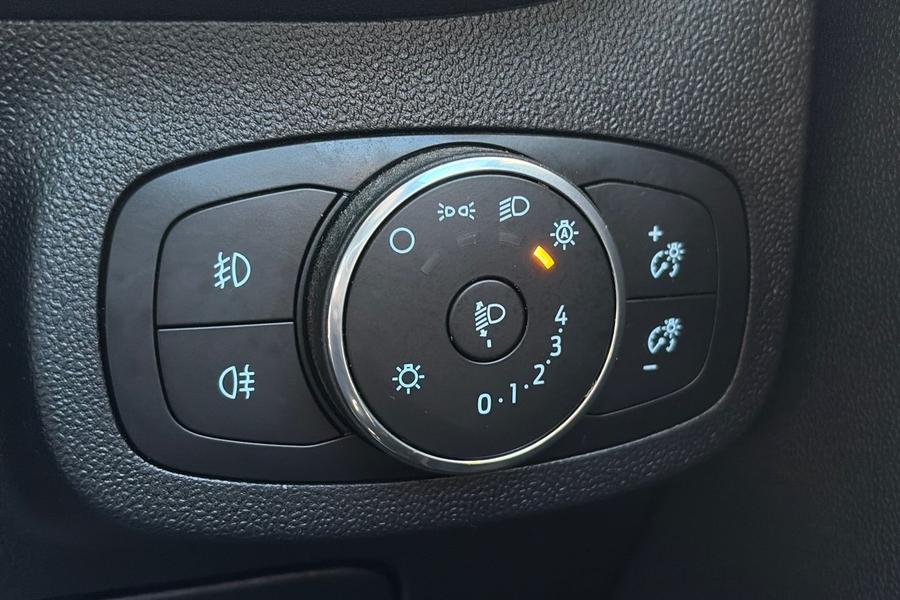 Ford FIESTA Photo autoimg-0532be0865572360d89952e7dd1630292c88f302.jpg