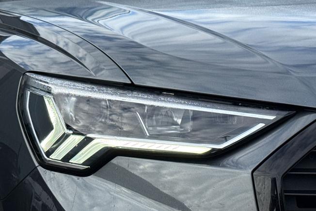 AUDI Q3 Photo 20