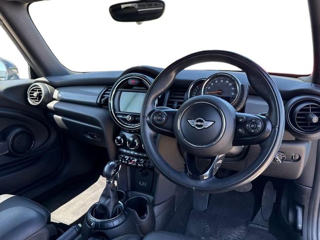 MINI Convertible Photo 6