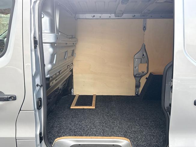RENAULT Trafic Photo 35