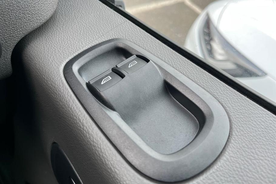 Used Ford E-TRANSIT 16