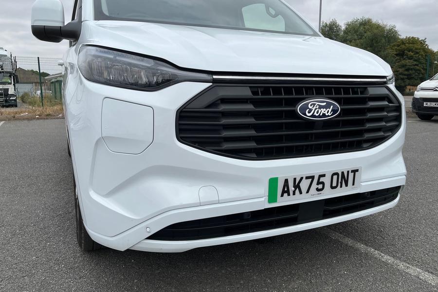 Ford TRANSIT CUSTOM Photo autoimg-0540775544f92f86e82e0ffba3053901eac7f212.jpg