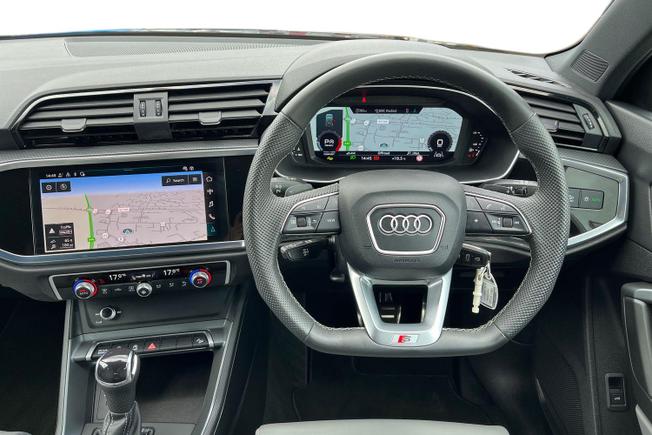 AUDI Q3 Photo 11