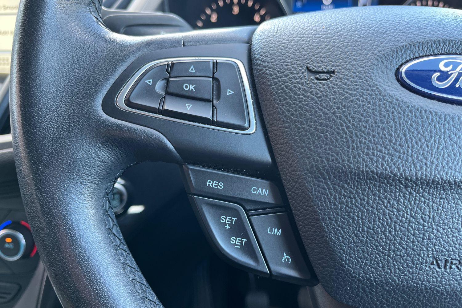 Ford KUGA Photo 35