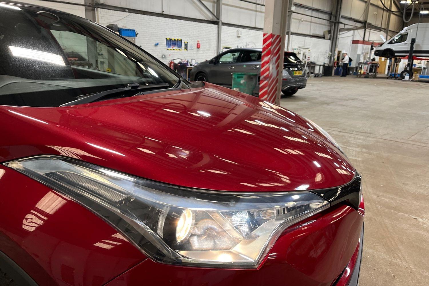 Toyota C-HR Photo 22